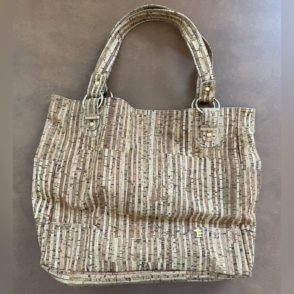 Cork Design 🎉HP🎉 NWOT Portuguese unique and authentic cork fabric tote handbag